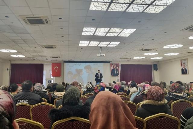 Kayseri Aile Platformu Yeşilhisar’da Aile Seminerinde aileler ile buluştu…