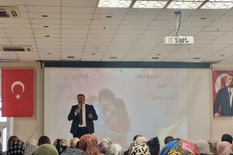 Kayseri Aile Platformu Yeşilhisar’da Aile Seminerinde aileler ile buluştu…