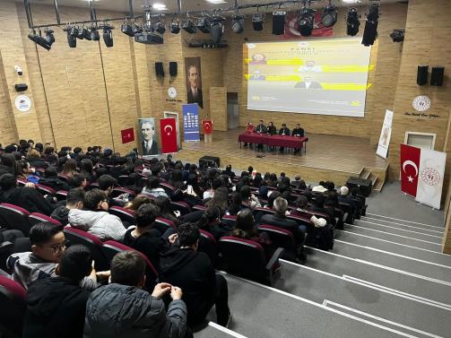 “Türkiye Yüzyılında İnsan, Aile ve Toplum” konulu paneli Muğla Sıtkı Koçman Üniversitesi AKM Salonunda gerçekleştirildi…