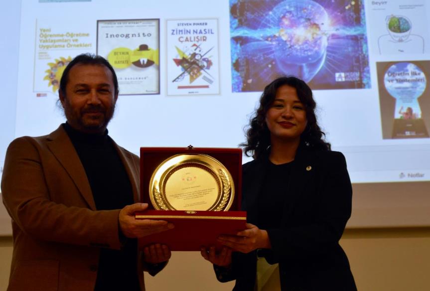 “Türkiye Yüzyılında İnsan, Aile ve Toplum” konulu paneli Muğla Sıtkı Koçman Üniversitesi AKM Salonunda gerçekleştirildi…