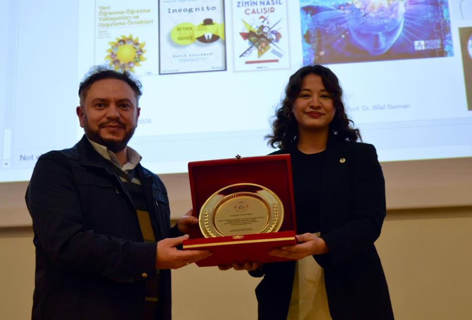 “Türkiye Yüzyılında İnsan, Aile ve Toplum” konulu paneli Muğla Sıtkı Koçman Üniversitesi AKM Salonunda gerçekleştirildi…