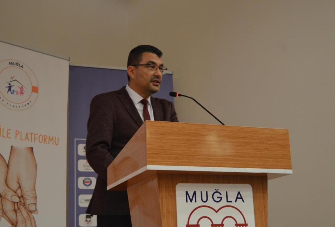 “Türkiye Yüzyılında İnsan, Aile ve Toplum” konulu paneli Muğla Sıtkı Koçman Üniversitesi AKM Salonunda gerçekleştirildi…