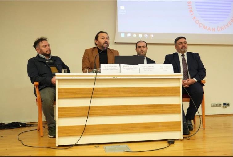 “Türkiye Yüzyılında İnsan, Aile ve Toplum” konulu paneli Muğla Sıtkı Koçman Üniversitesi AKM Salonunda gerçekleştirildi…