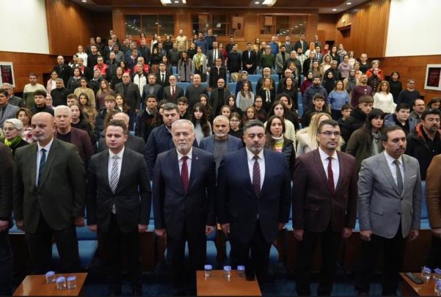 “Türkiye Yüzyılında İnsan, Aile ve Toplum” konulu paneli Muğla Sıtkı Koçman Üniversitesi AKM Salonunda gerçekleştirildi…