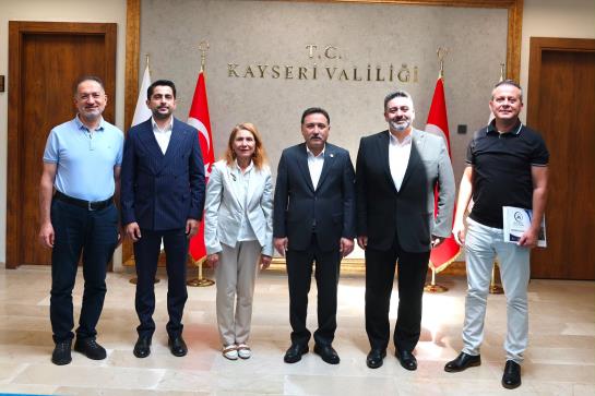 Valimiz Sayın Gökmen Çiçek’i makamında ziyaret ettik.