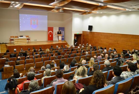 “Türkiye Yüzyılında İnsan, Aile ve Toplum” konulu paneli Muğla Sıtkı Koçman Üniversitesi AKM Salonunda gerçekleştirildi…